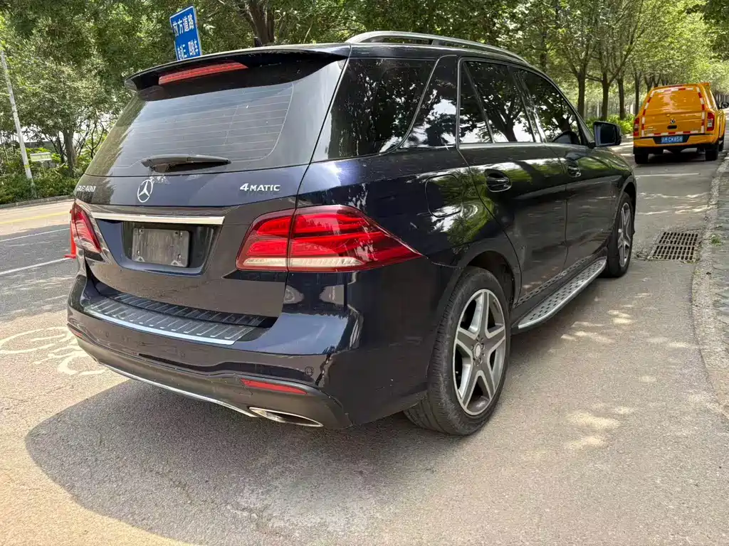 Mercedes-Benz GLE 2016 — фото 11