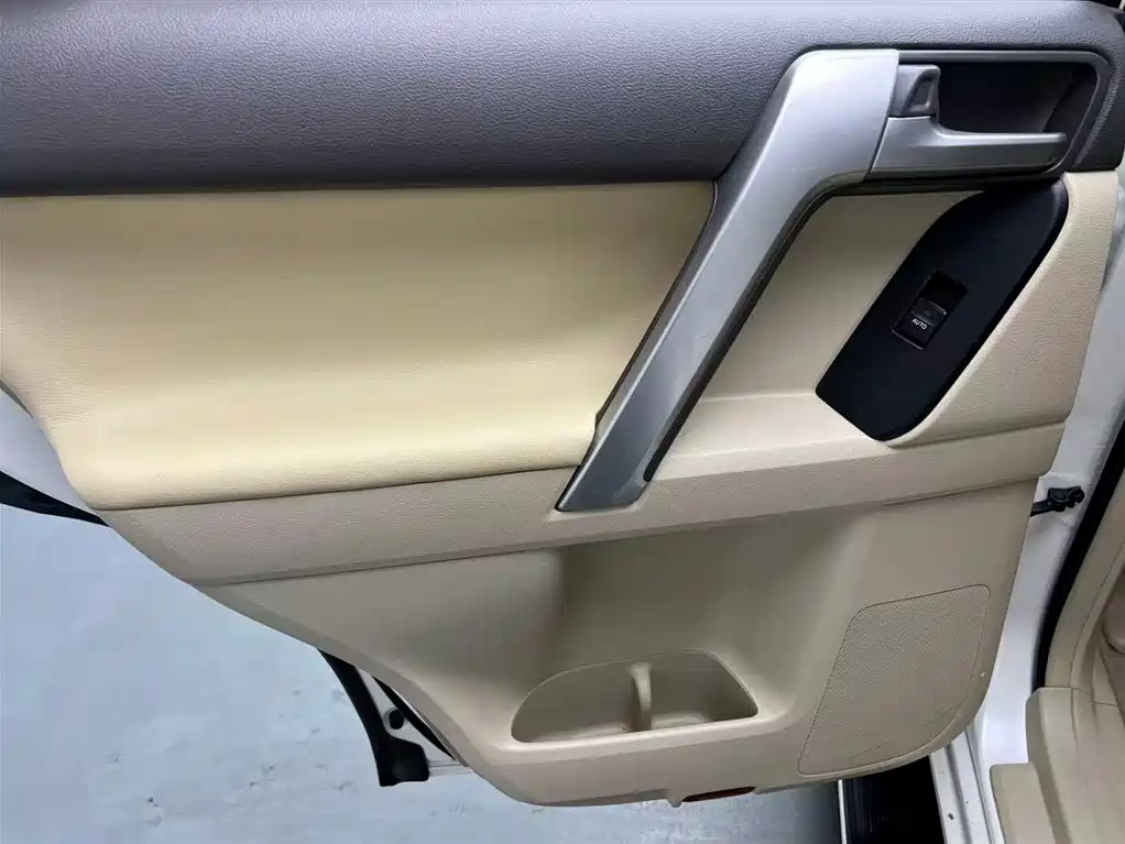 Toyota Prado 2018 — фото 16