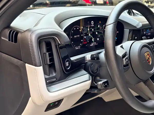 Porsche Cayenne 2024
