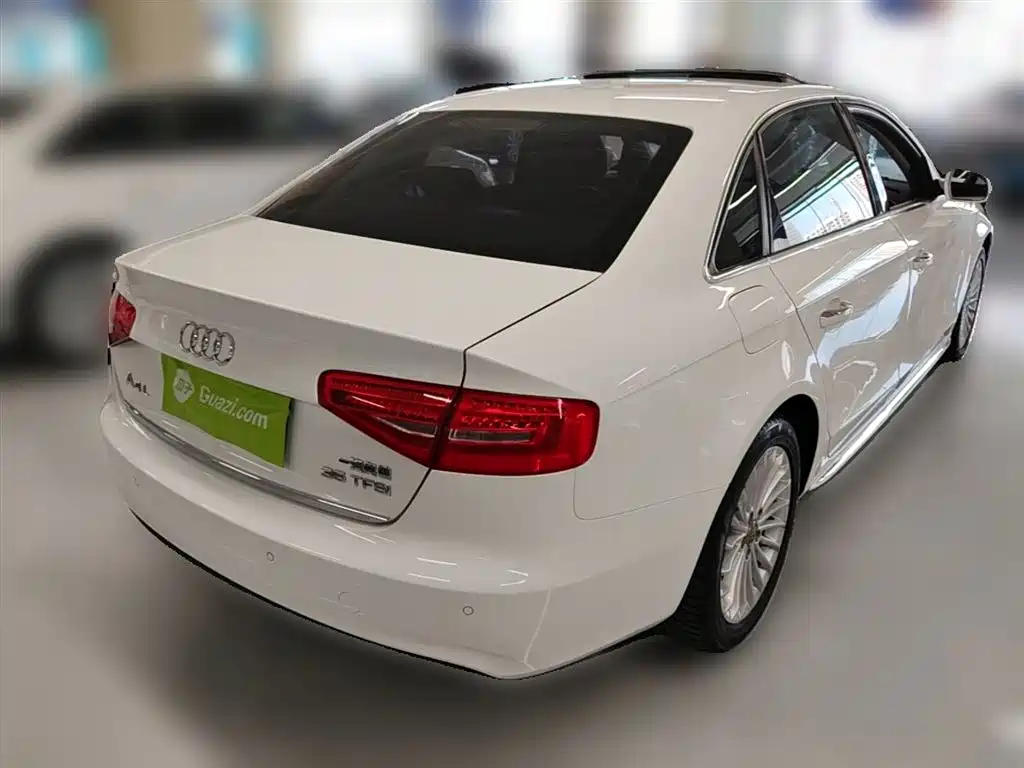Audi A4L 2016 — фото 12