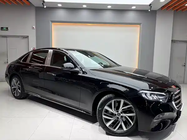 Mercedes-Benz E-Class 2024