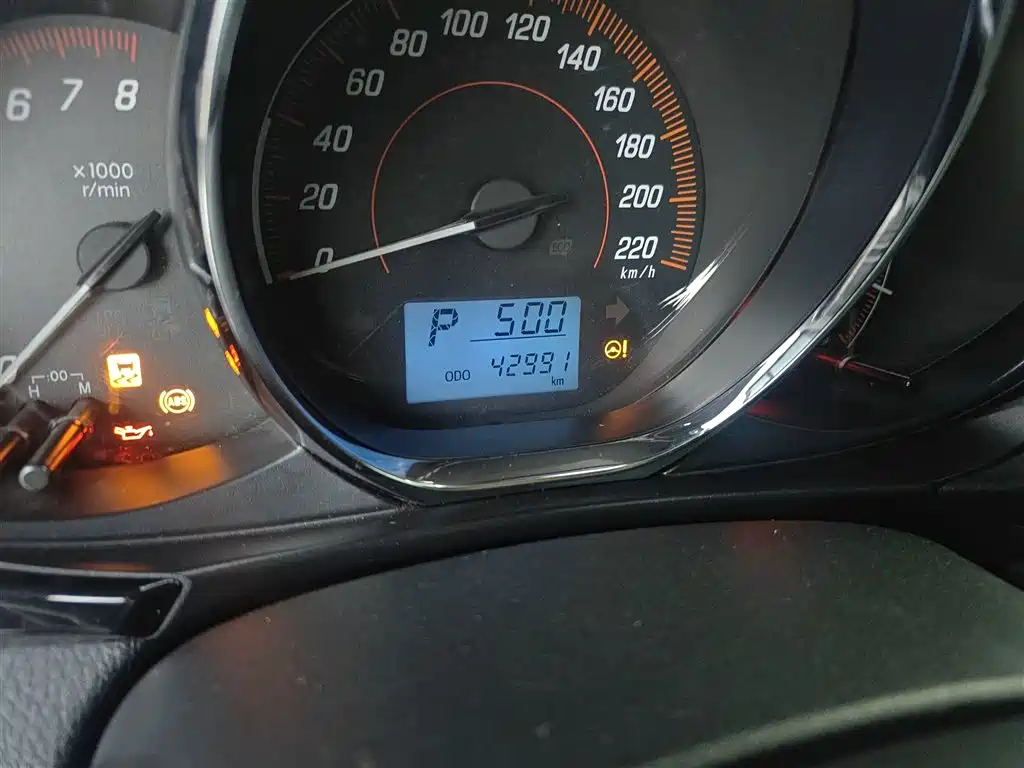 Toyota Yaris L 2020 — фото 3