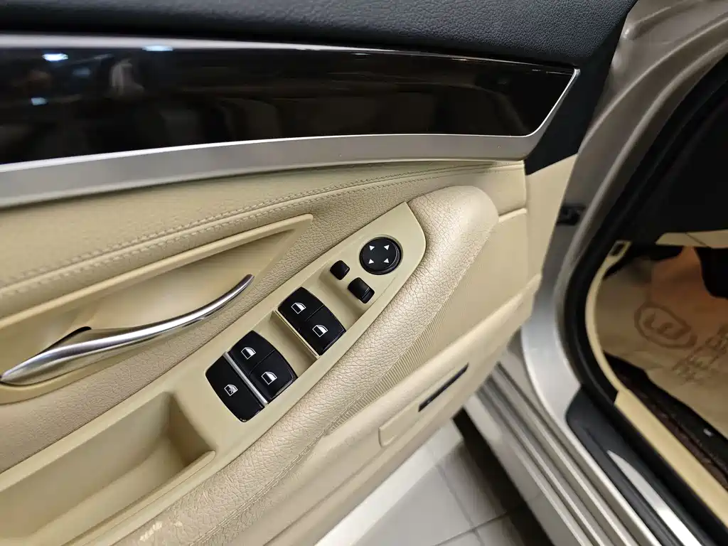 BMW 5 Series 2013 — фото 10