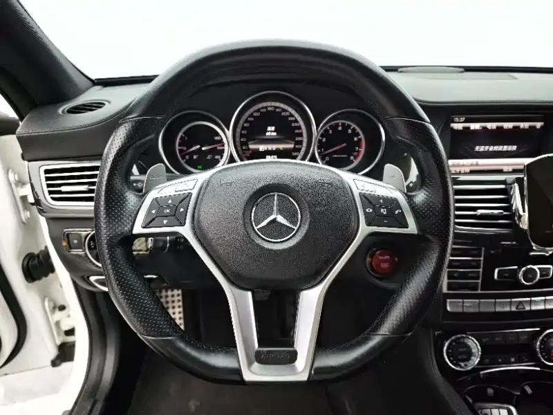 Mercedes-Benz CLS AMG 2013 — фото 11