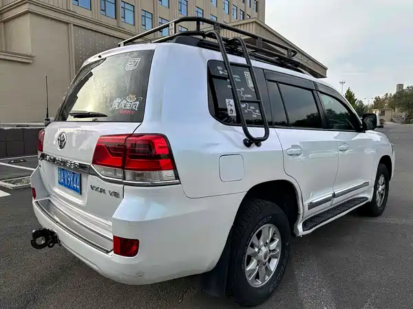Toyota Land Cruiser 2010