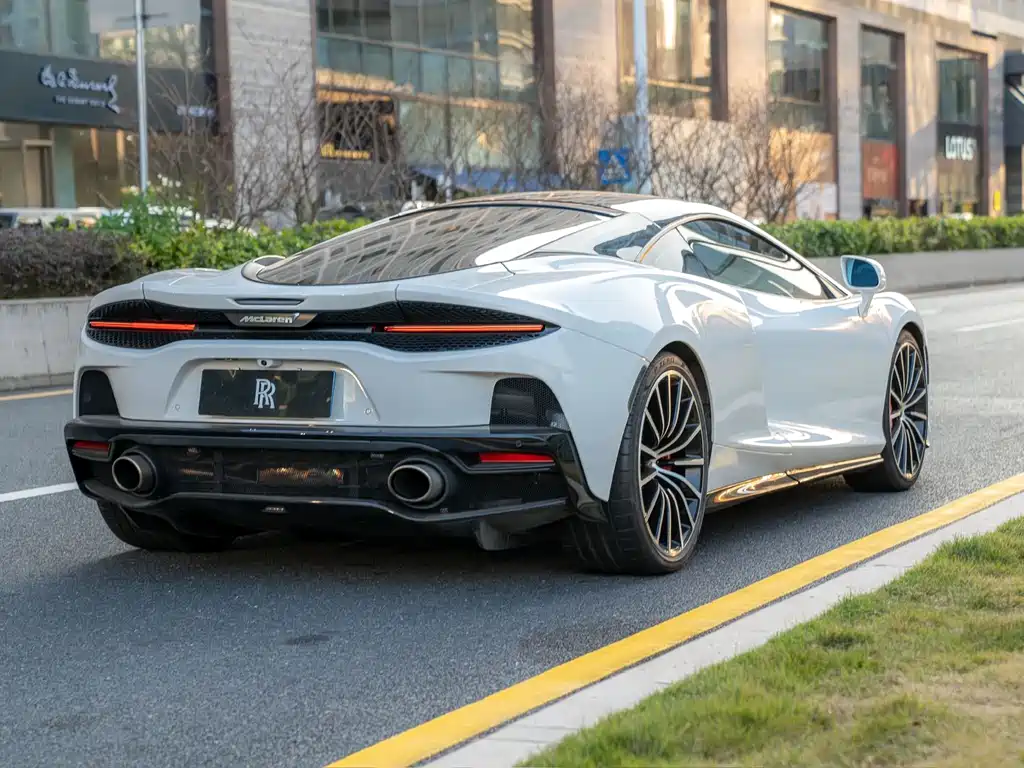 McLaren GT 2023 — фото 10