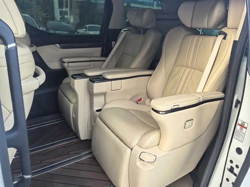 Toyota Alphard 2021 — фото 9