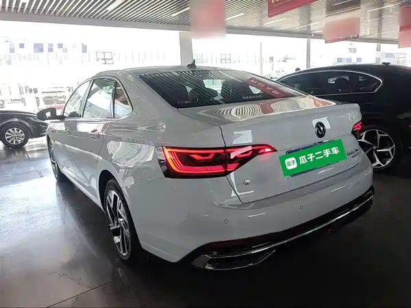 Volkswagen Sagitar 2023