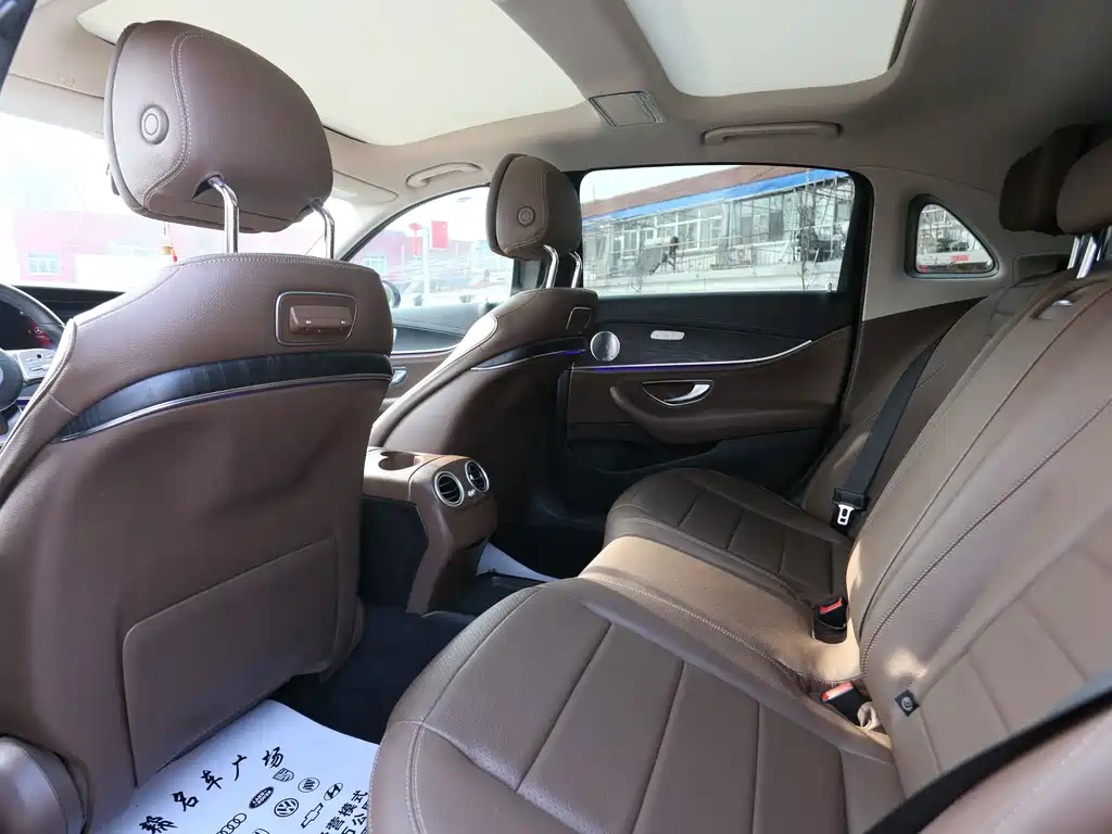 Mercedes-Benz E-Class 2019 — фото 11