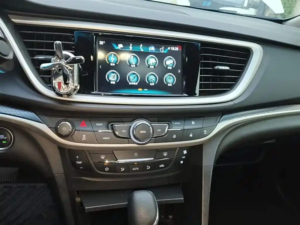 Buick Excelle 2018 — фото 13