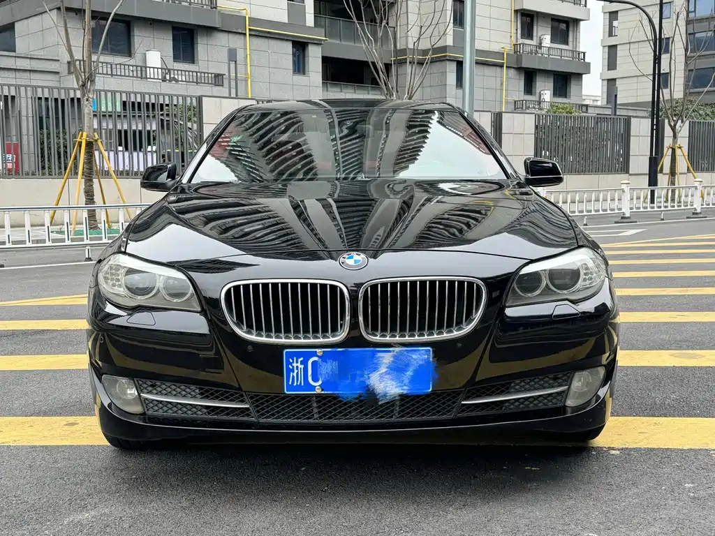 BMW 5 Series 2011 — фото 17