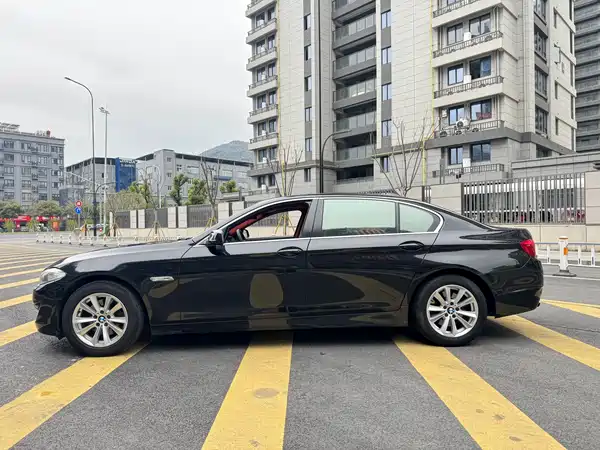 BMW 5 Series 2011