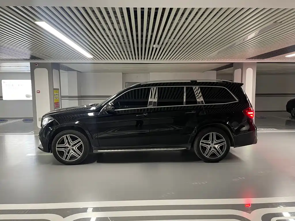 Mercedes-Benz GLS 2017 — фото 23