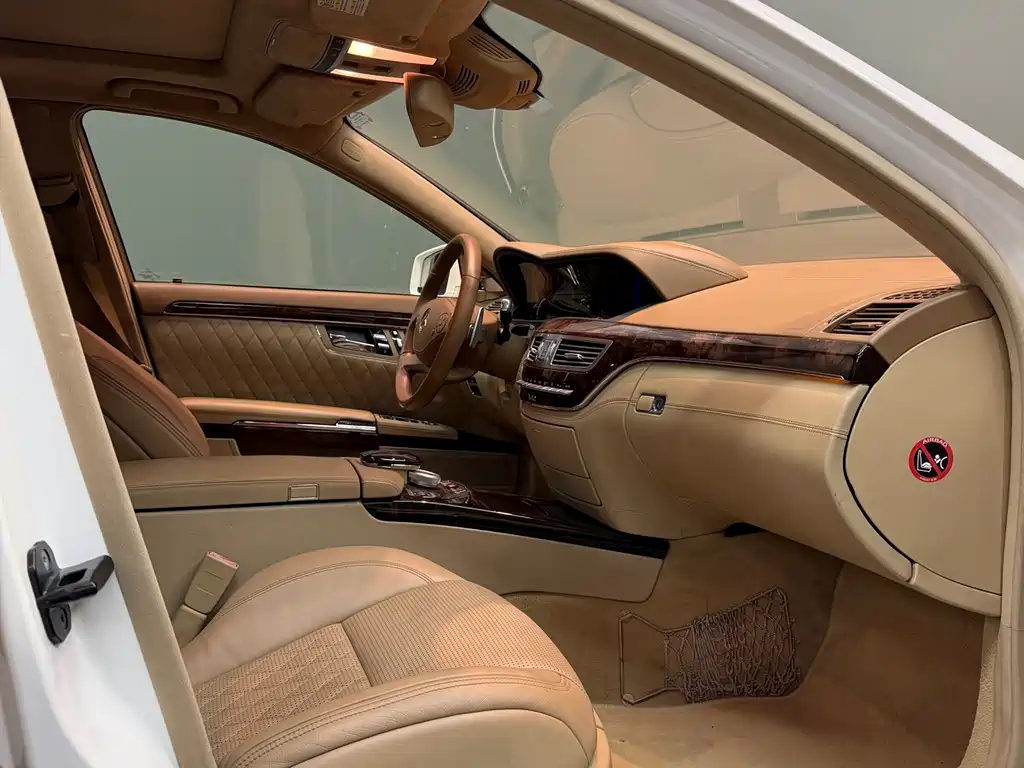 Mercedes-Benz S-Class AMG 2011 — фото 14