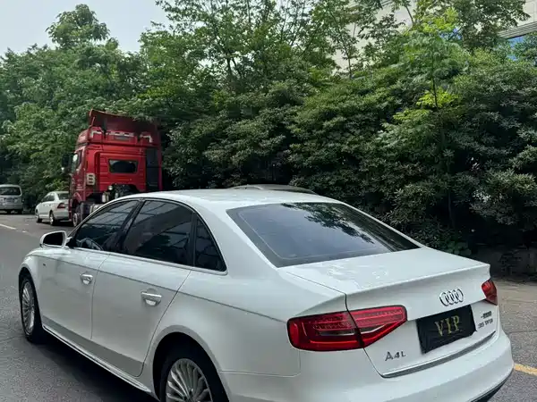 Audi A4L 2016
