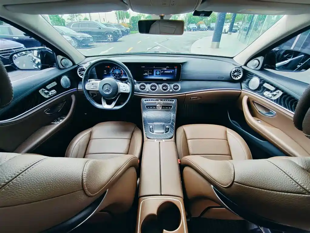 Mercedes-Benz E-Class 2019 — фото 17