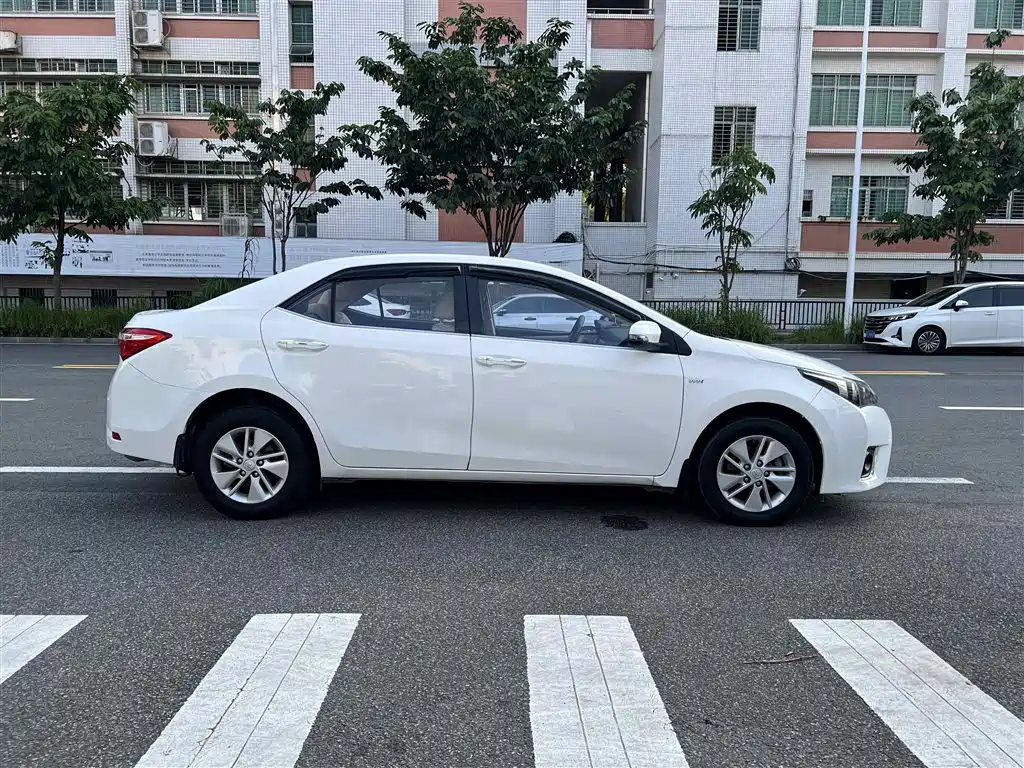 Toyota Corolla 2015 — фото 7