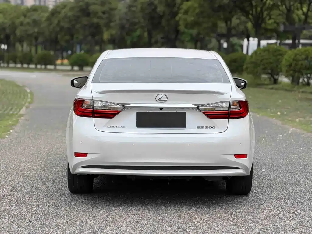 Lexus ES 2017