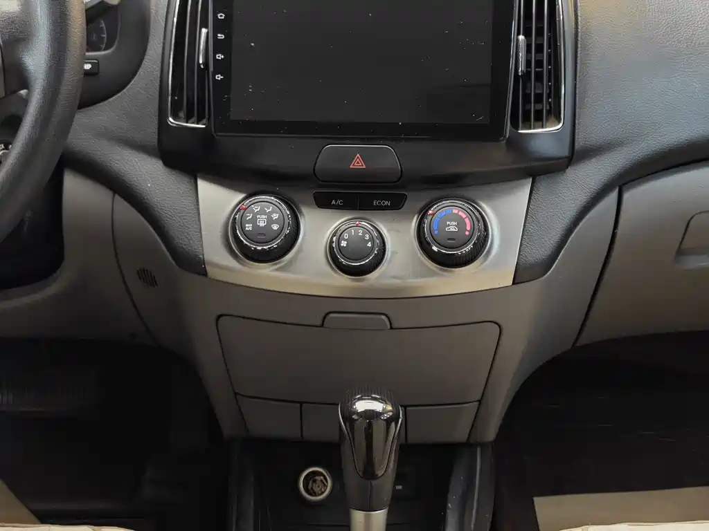 Hyundai Elantra 2014 — фото 18