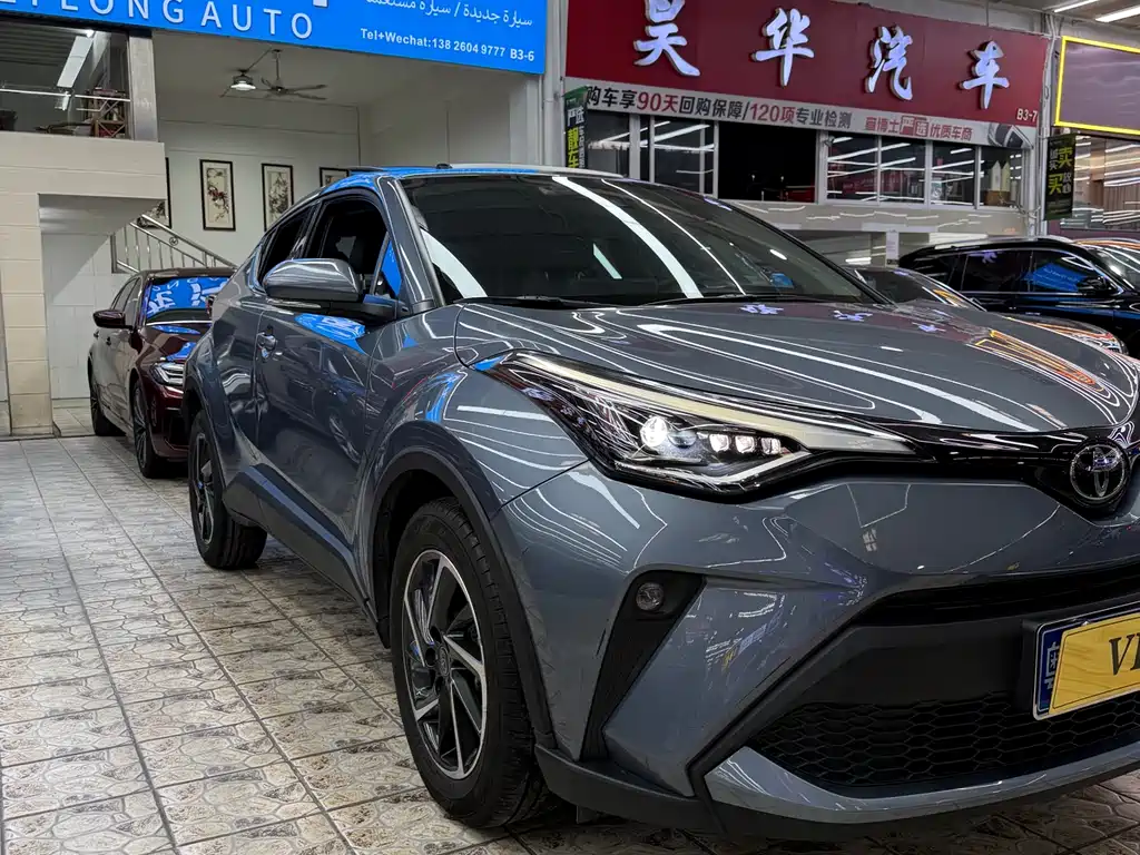 Toyota C-HR 2023 — фото 3