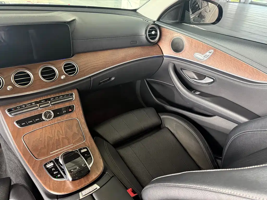 Mercedes-Benz E-Class 2018 — фото 13