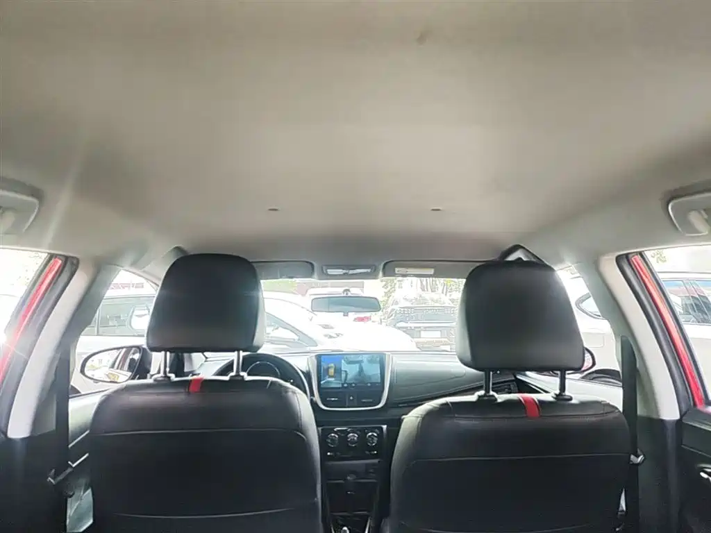 Toyota Yaris L 2021 — фото 18