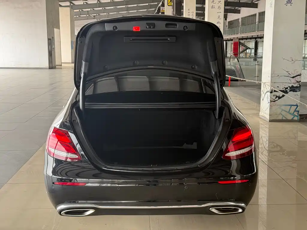 Mercedes-Benz E-Class 2018 — фото 6