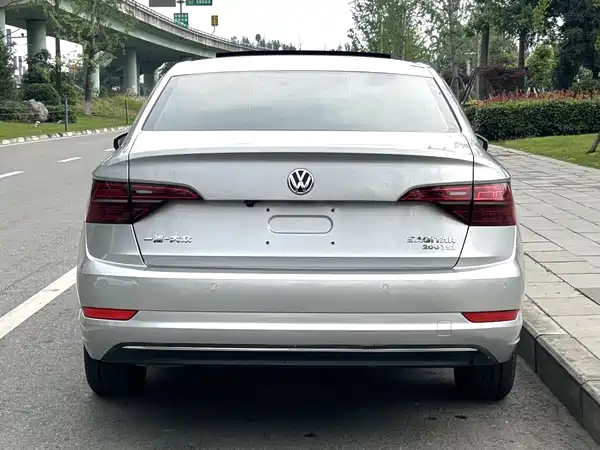 Volkswagen Sagitar 2019