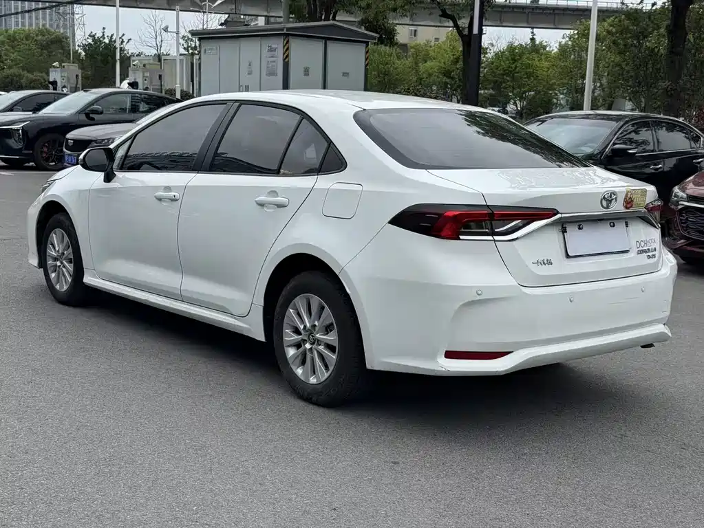 Toyota Corolla 2022 — фото 14