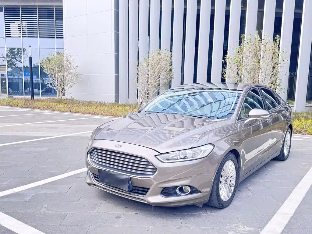 Ford Mondeo 2014 — фото 1