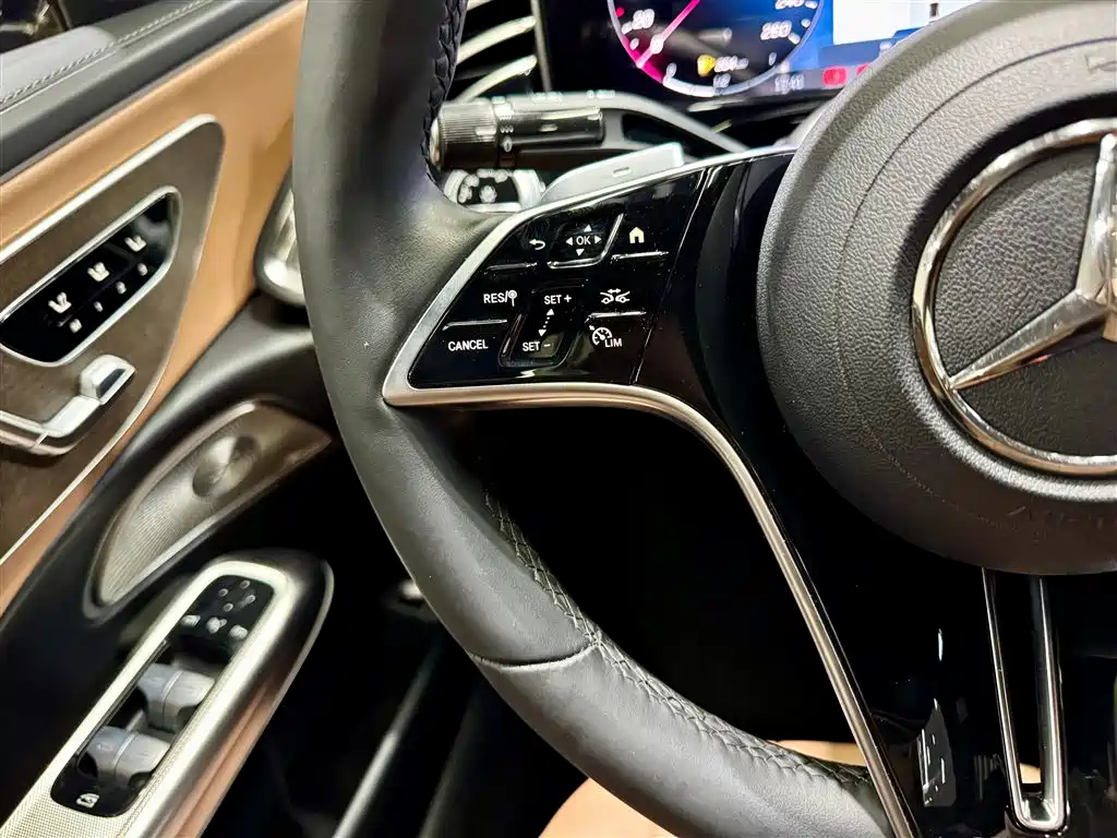 Mercedes-Benz E-Class 2024 — фото 26