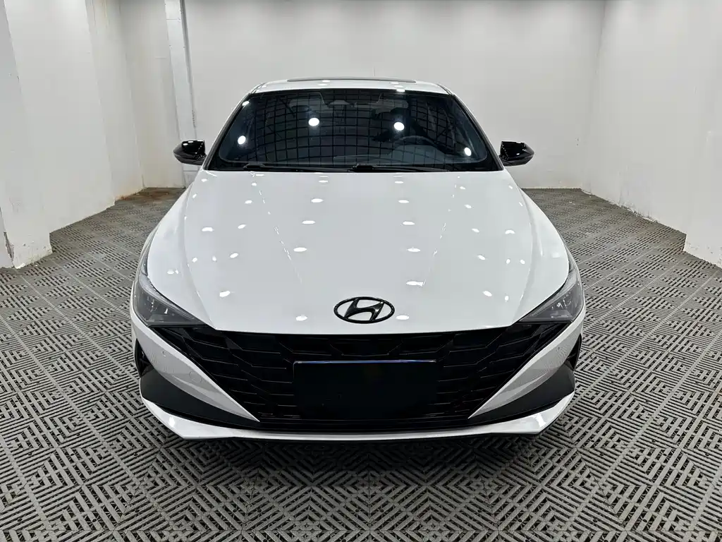 Hyundai Elantra 2023