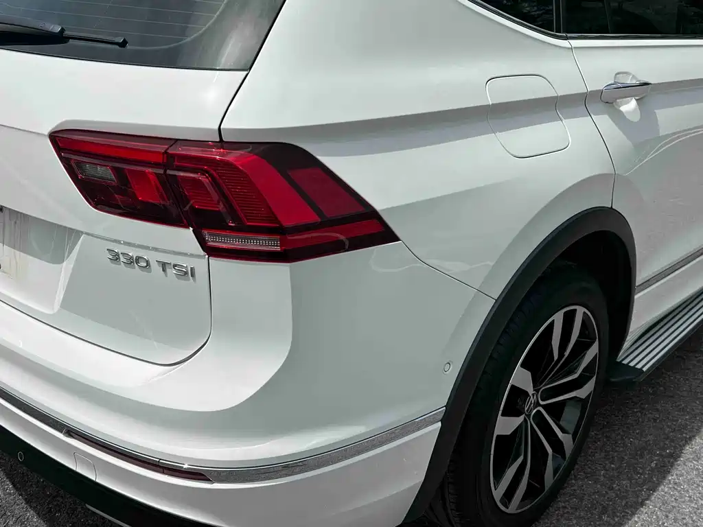 Volkswagen Tiguan L 2021 — фото 20