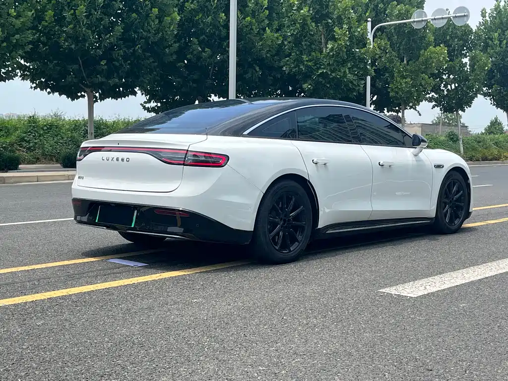 Luxeed Zhijie S7 2024