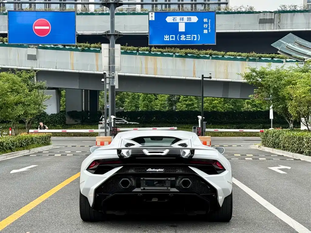 Lamborghini Huracán 2024 — фото 8