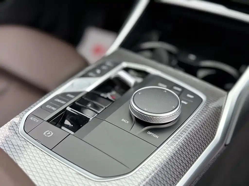 BMW 3 Series 2023 — фото 13