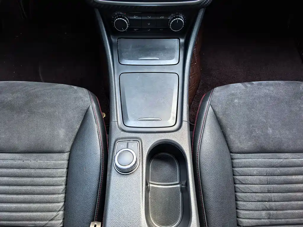 Mercedes-Benz A-Class 2016 — фото 16