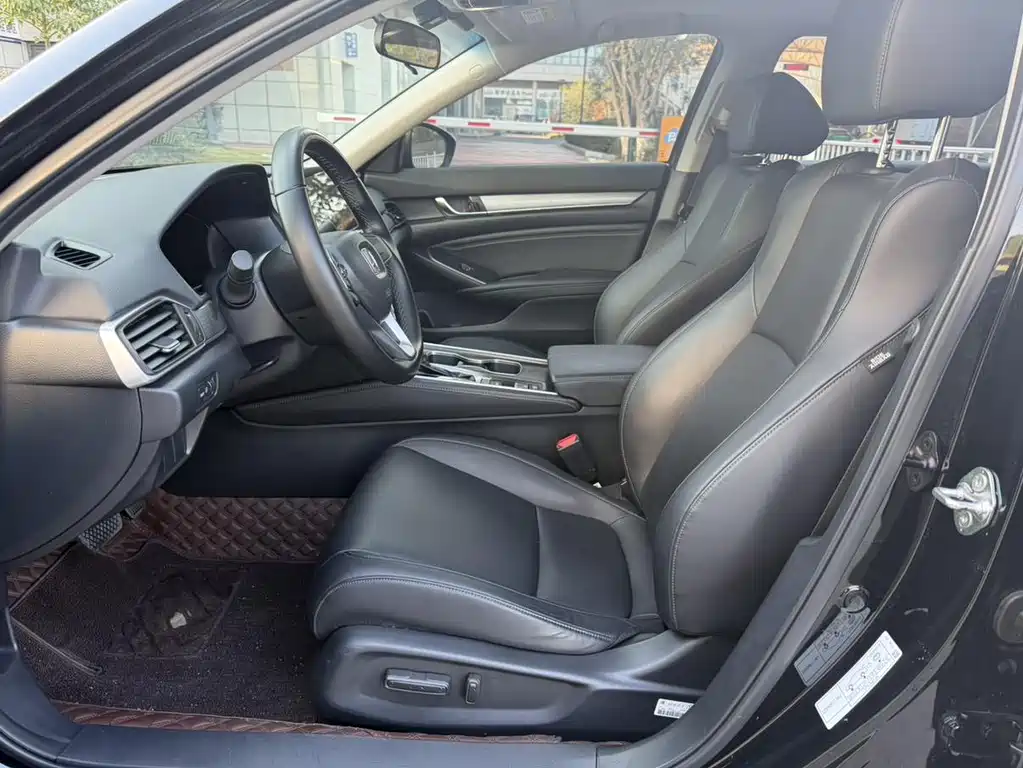 Honda Accord 2023 — фото 12