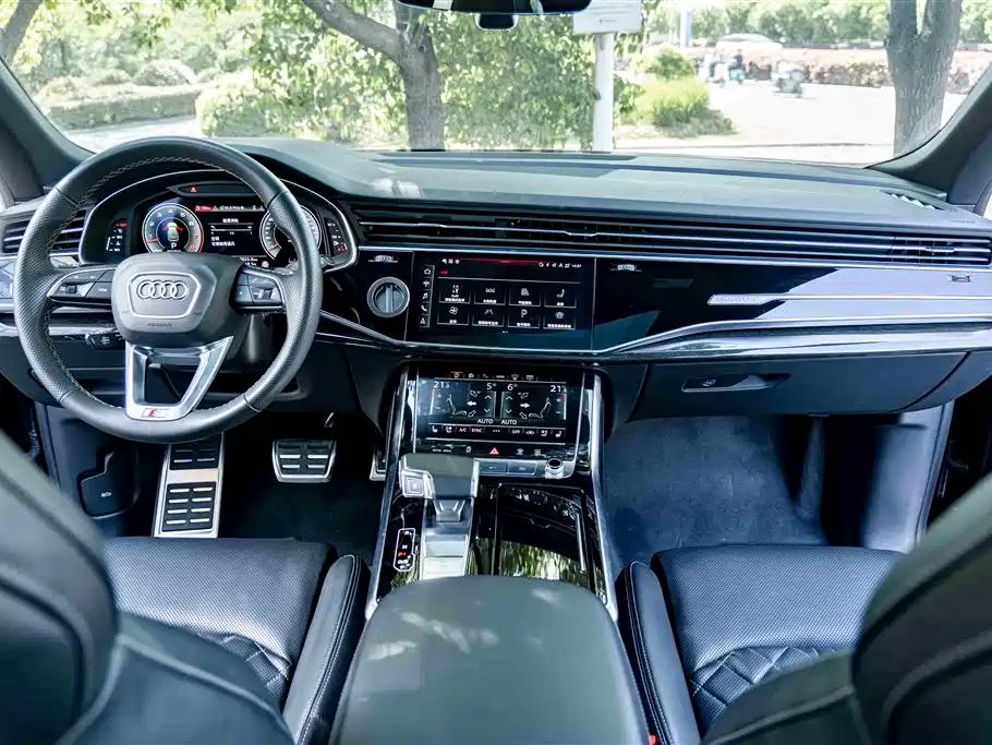 Audi Q8 2022 — фото 13