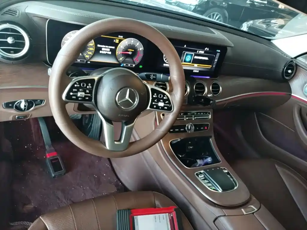 Mercedes-Benz E-Class 2020 — фото 10