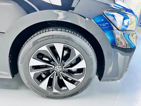 Volkswagen Passat 2023