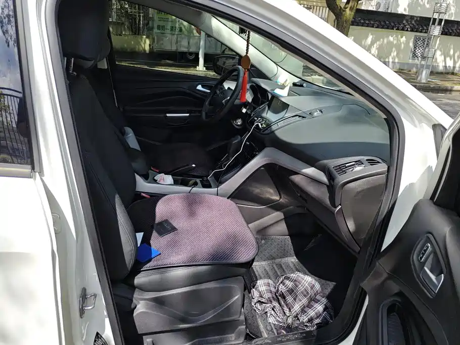 Ford Kuga 2015 — фото 8
