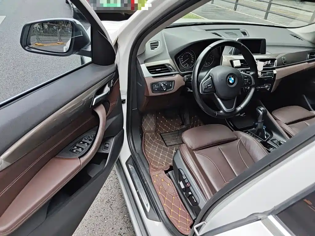 BMW X1 2018 — фото 12