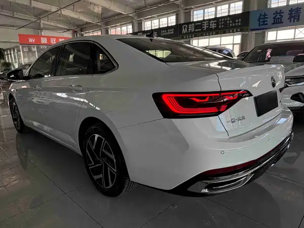 Volkswagen Sagitar 2023