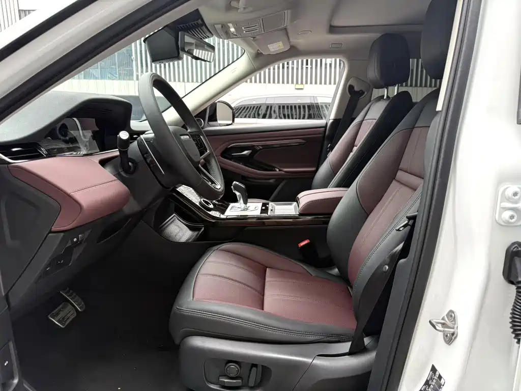 Land Rover Evoque 2023 — фото 4
