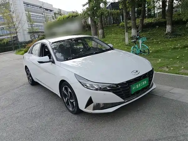 Hyundai Elantra 2022