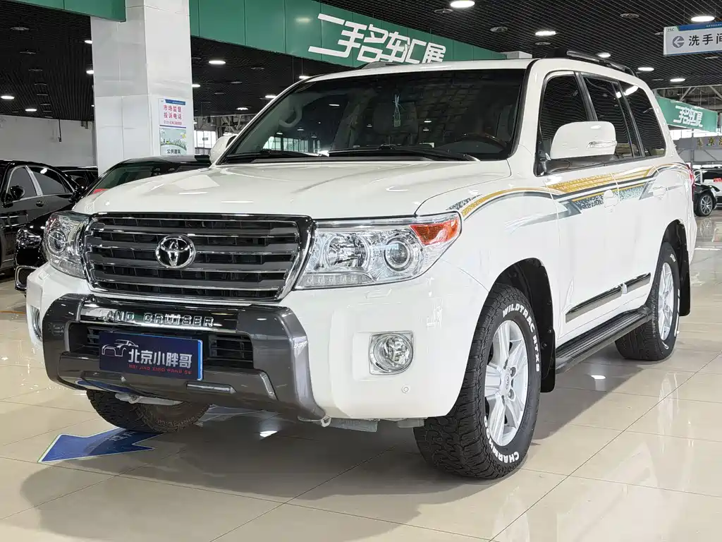 Toyota Land Cruiser 2014 — фото 1