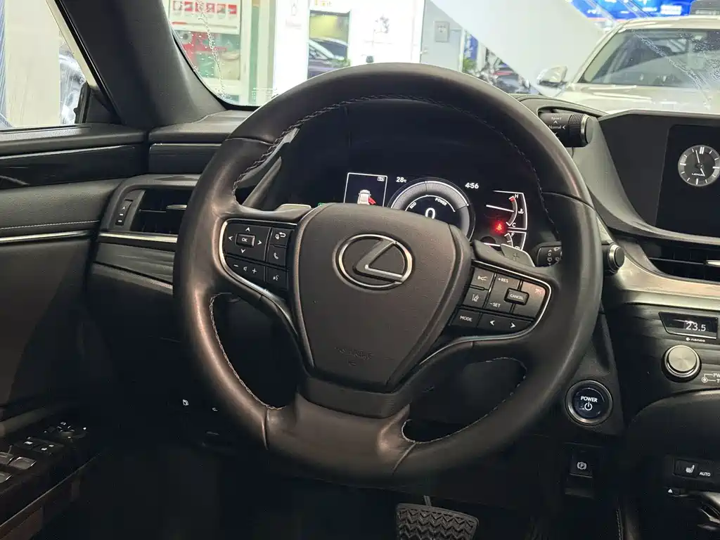 Lexus ES 2021 — фото 12