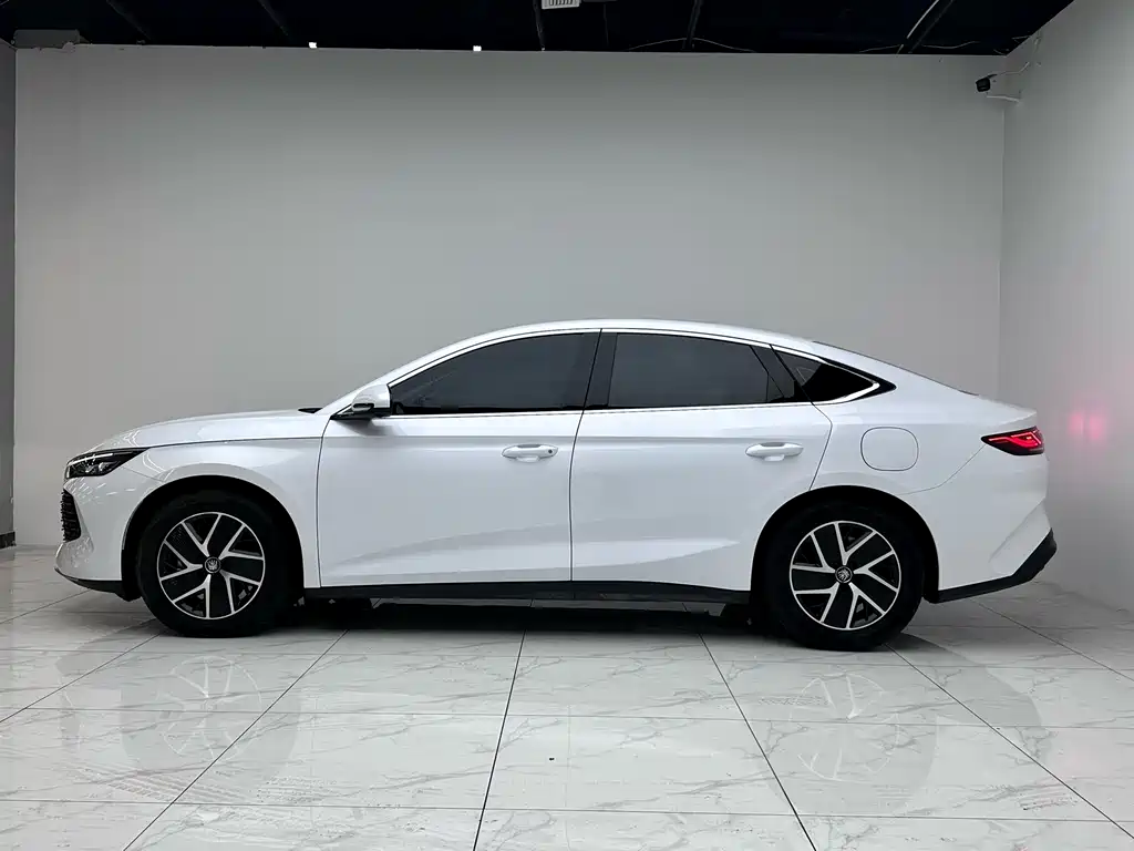 BYD Qin L 2025 — фото 4