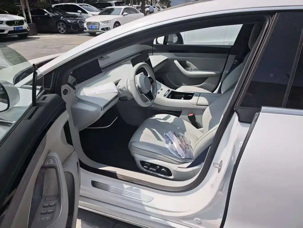 Luxeed Zhijie S7 2025